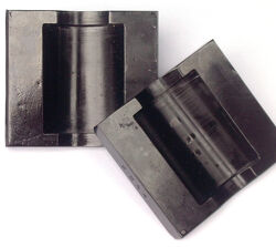Torsion Bar Suspension Bracket Pad für Mercedes-Benz M-Class W163 - All (1998 - 2005), Art.-Nr. SPF2844K
